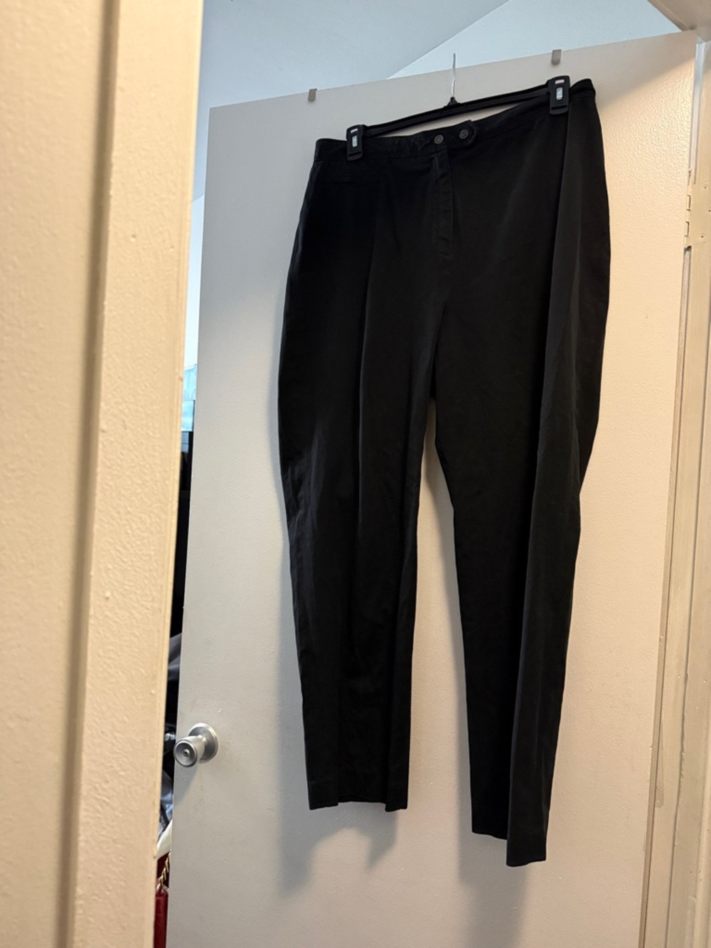 Women’s Black Straight-Leg Pants